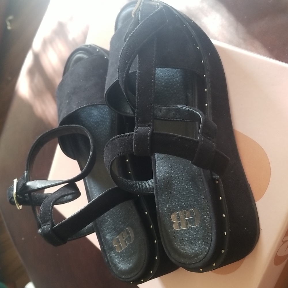 Shoes - Picture 3 of 5